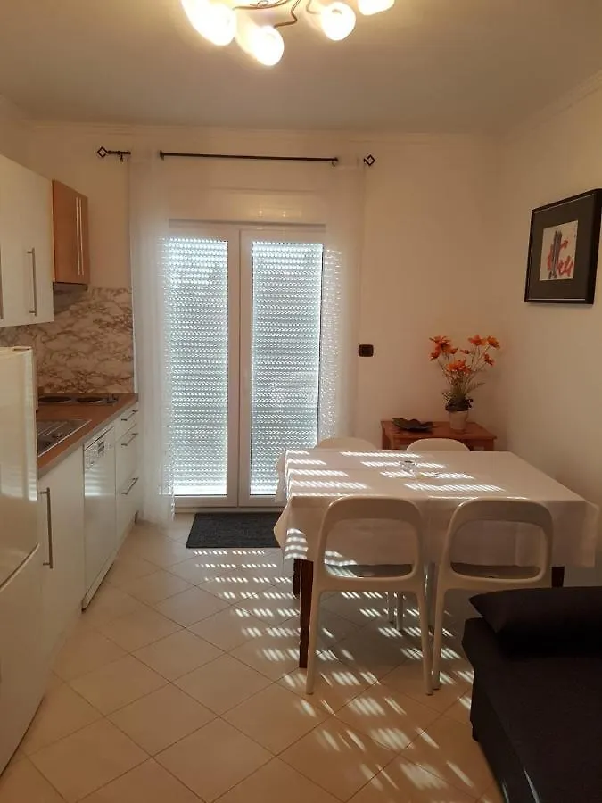 Apartment Mit Balkon Porec