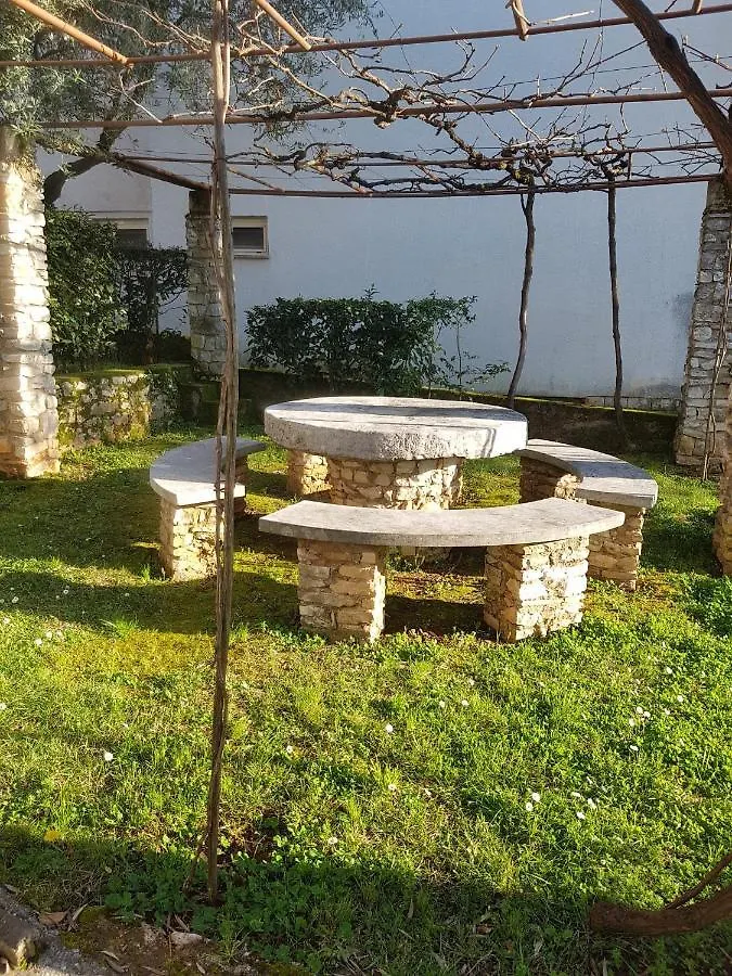Apartment Mit Balkon Porec