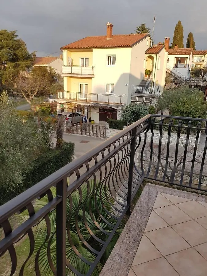 Apartment Mit Balkon Porec