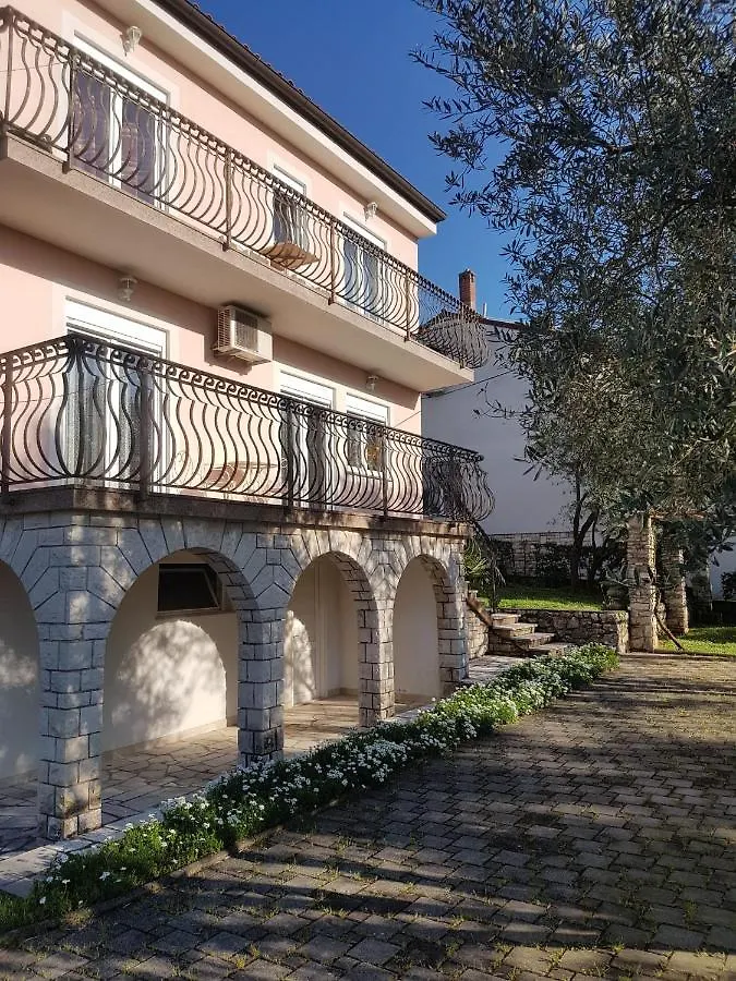 Apartment Mit Balkon Porec